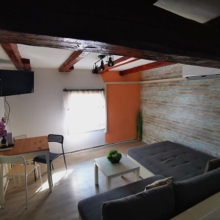 Attica Apartment Пула Экстерьер фото