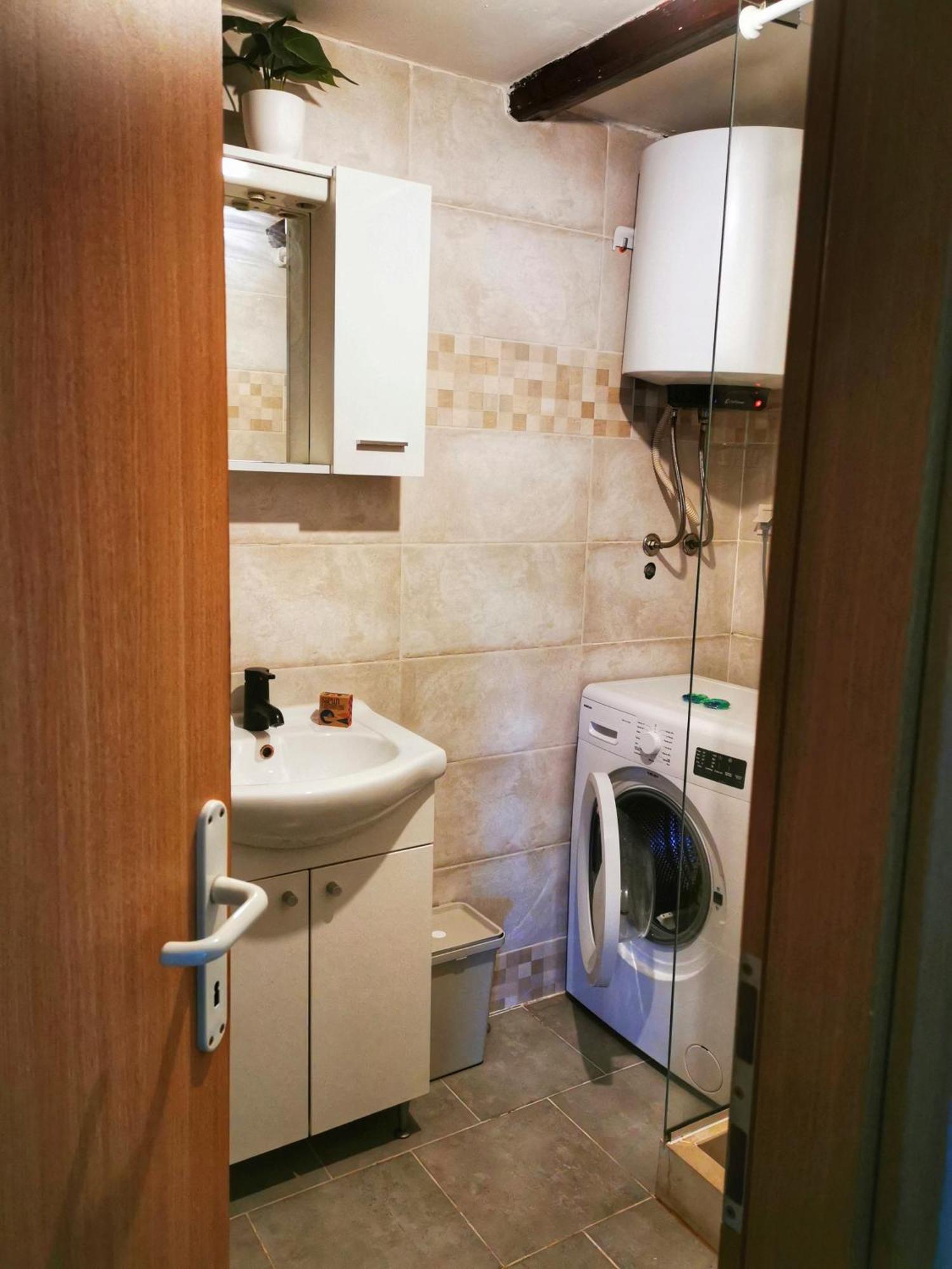 Attica Apartment Пула Экстерьер фото